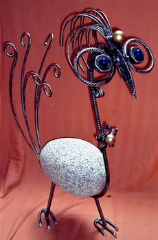 Vogelwelten in Eisen, Stein und Ton